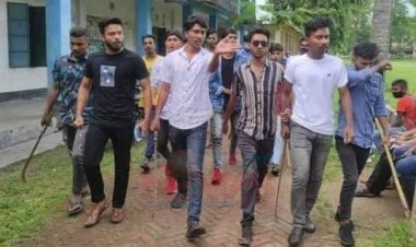 শ্রীপুরে মুক্তিযোদ্ধা রহমত আলী কলেজে অস্ত্রের মহড়া