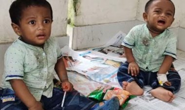 পুলিশ সদস্যের যমজ শিশুকে এসপি অফিসের সামনে ফেলে গেলেন মা