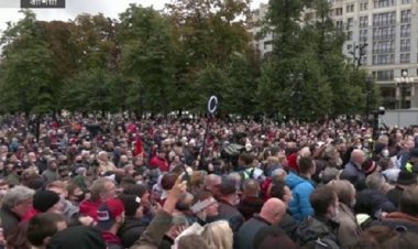 ভোট বাতিলের দাবিতে উত্তাল রাশিয়া, মানতে নারাজ পুতিন