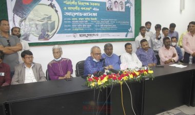 প্রধানমন্ত্রী দেশের সার্বভৌমত্ব চ্যালেঞ্জের মুখে ফেলে দিয়েছেন: রিজভী