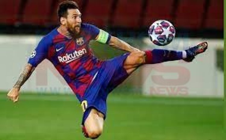 পিএসজি ৩ বছরে মেসিকে ১১০০ কোটি দেবে