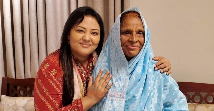 মা হারালেন ফোকসম্রাজ্ঞী মমতাজ