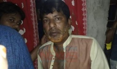 প্রবাসীর স্ত্রীর ঘর থেকে আপত্তিকর অবস্থায় ধরা আ.লীগ নেতা