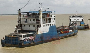শিমুলিয়া-বাংলাবাজার রুটে ফেরি চলাচল বন্ধ ঘোষণা