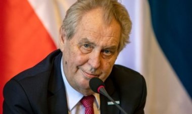 নির্বাচনে হেরে আইসিইউতে চেক প্রেসিডেন্ট