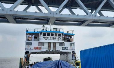 শিমুলিয়া-বাংলাবাজার রুটে আবার ফেরি চলাচল শুরু