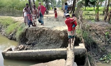 কালভার্ট ভেঙে খালে, দুর্ভোগে স্কুল-কলেজ-মাদরাসা শিক্ষার্থীরা