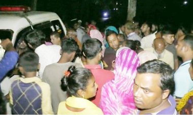 এক মোটরসাইকেলে ৪ জন, ট্রেনে কাটা পড়ে ছেলেসহ বাবা-মা নিহত