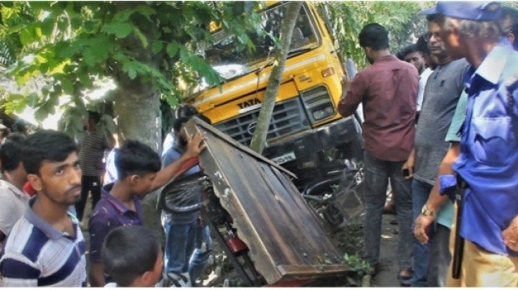 পাবনায় ট্রাকের সংঘর্ষে নিহত ৩