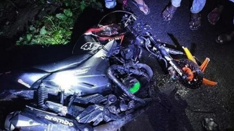 নাটোরে পিকআপের চাপায় মোটরসাইকেলের ২ আরোহীর 