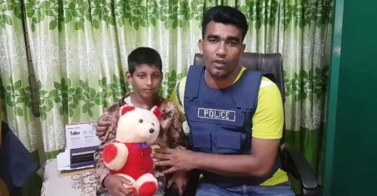 ভাঙ্গা থানায় পরিবারের অপেক্ষায় বাকপ্রতিবন্ধী শিশু