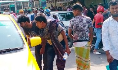 বাসের দেখা নেই: ১০০ টাকার ভাড়া ৫০০