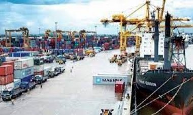 চট্টগ্রাম বন্দরে খালাস বন্ধ, পণ্যজটের আশঙ্কা