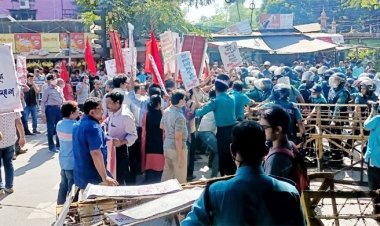 ভাড়া বৃদ্ধির প্রতিবাদে মন্ত্রণালয় ঘেরাওয়ে পুলিশের বাধা