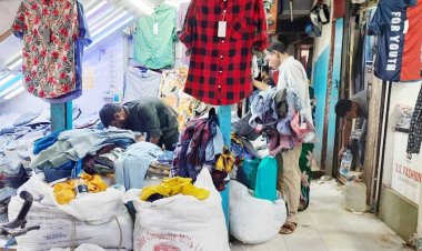 পেশা ছাড়ছেন বঙ্গবাজারের দোভাষীরা