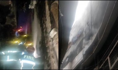  চকবাজারে প্লাস্টিকের গোডাউনে আগুন, নিয়ন্ত্রণে ৯ ইউনিট