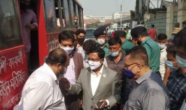 মহাখালী বাস টার্মিনালে হঠাৎ সড়ক সচিব