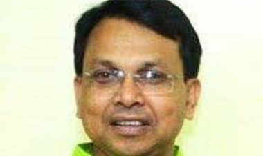 তেলের দাম বৃদ্ধির যত ‘স্থূল’ বা ‘সূক্ষ্ম’ যুক্তি