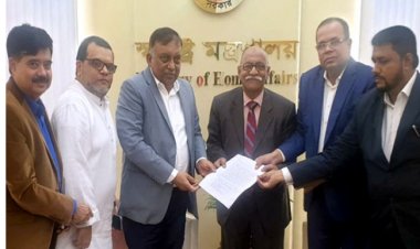 খালেদা জিয়ার বিদেশে চিকিৎসার দাবিতে স্বরাষ্ট্রমন্ত্রীকে স্মারকলিপি