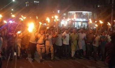 খালেদা জিয়ার বিদেশে চিকিৎসার দাবিতে রাজধানীতে মশাল মিছিল (ভিডিও)