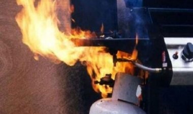 মুগদায় গ্যাস লাইনের লিকেজ থেকে সিলিন্ডার বিস্ফোরণে দগ্ধ মা ও ছেলের মৃত্যু