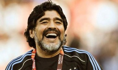  ম্যারাডোনার  মৃত্যুর এক বছর আজ