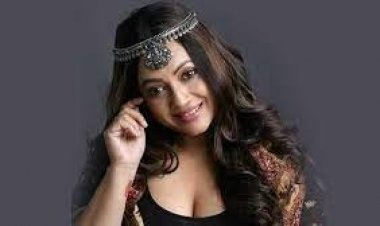  আমার মেয়ের বয়সী ছেলেরা বিয়ের প্রস্তাব দিচ্ছে: শ্রীলেখা