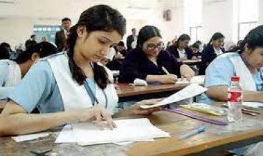 পরীক্ষার্থীর সাথে একজনের বেশি অভিভাবক কেন্দ্রে আসা নিষেধ