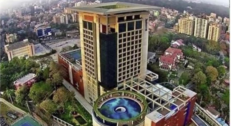 পাঁচ তারকা হোটেলের ২০ তলা থেকে লাফ দিয়ে এক যুবকের আত্মহত্যা