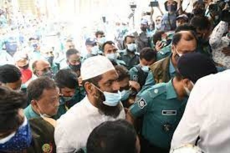 নারায়ণগঞ্জ আদালতে তোলা হলো মামুনুল হককে