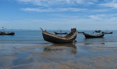 সেন্টমার্টিনে আটকা সহস্রাধিক পর্যটক