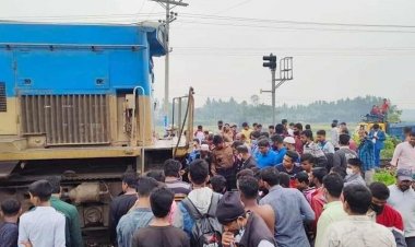 ট্রেনের ধাক্কায় অটোরিকশার ১ যাত্রী নিহত 