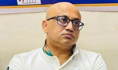 ডা. মুরাদকে পদত্যাগের নির্দেশ