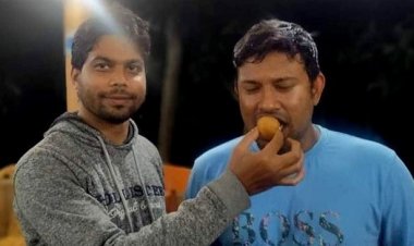 পদত্যাগের নির্দেশের খবরে ডা. মুরাদের এলাকায় মিষ্টি বিতরণ