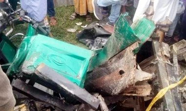 ট্রেনের ধাক্কায় ইজিবাইকের যাত্রী নিহত