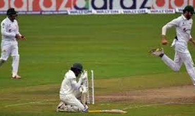 একে একে ছয় উইকেটের পতন