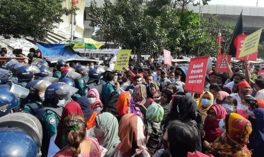 শাহবাগে চাকরিপ্রার্থীদের কর্মসূচিতে পুলিশের বাধা
