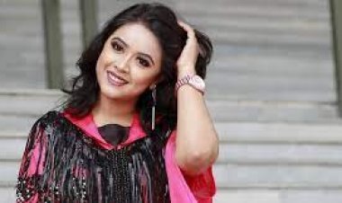 জনপ্রিয় গায়িকা  ঐশীর জন্মদিন আজ