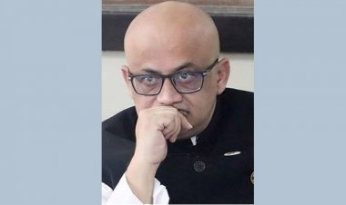 পালিয়ে যাওয়ার পথ খুঁজছেন মুরাদ