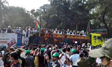 সোনার বাংলা গড়ার প্রত্যয়ে বিজয় শোভাযাত্রা