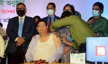 বুস্টার ডোজ শুরু, টিকা নিলেন চার মন্ত্রীও