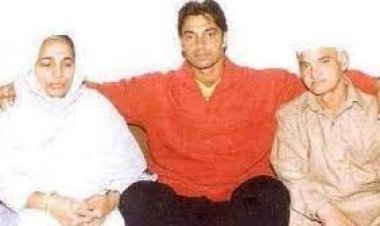 মা হারালেন শোয়েব আখতার