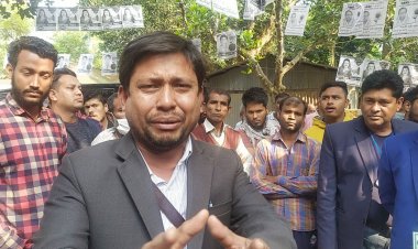 নরসিংদীতে নির্বাচন বর্জন করে স্বতন্ত্র প্রার্থীর কান্না