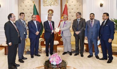 প্রধান বিচারপতির  প্রেসিডেন্ট মো. আব্দুল হামিদের সঙ্গে বিদায়ী সাক্ষাৎ