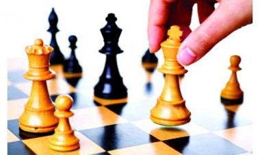 ১৭ বছরের কিশোর হারিয়ে দিলো পাঁচবারের বিশ্ব চ্যাম্পিয়নকে