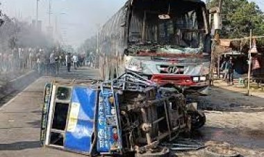 মাদারীপুরে বাস-ইজিবাইক সংঘর্ষ, মারা গেলেন চালকও