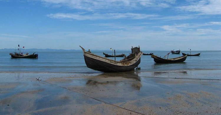 সেন্টমার্টিনে আটকা সহস্রাধিক পর্যটক