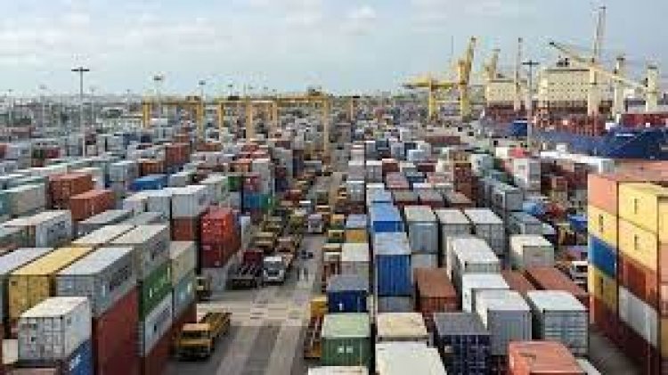 বাণিজ্য ঘাটতি বেড়ে তিনগুণ