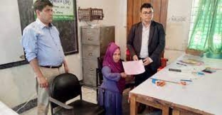 অবহেলিতদের নিয়ে কাজ করতে ভোটের মাঠে ৩ ফুটের সালমা