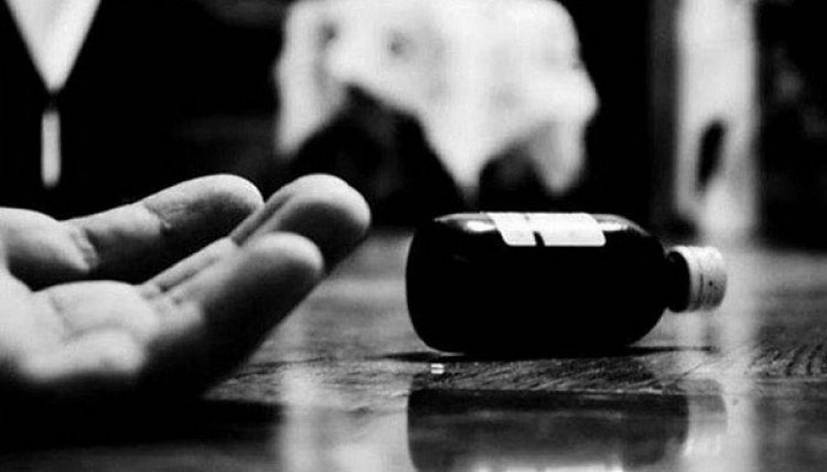 বিষপানে বাবা-মেয়ের মৃত্যু